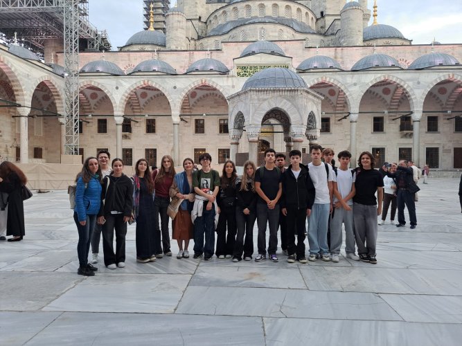 Romanya-Brasovdaki-kardes-okulumuz-ziyaretimize-geldi